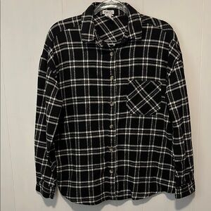 Rue21 Black and White Casual Button Down Shirt